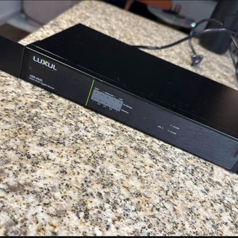 Luxul XBR-4400 Commercial Grade Multi-WAN Gigabit Router